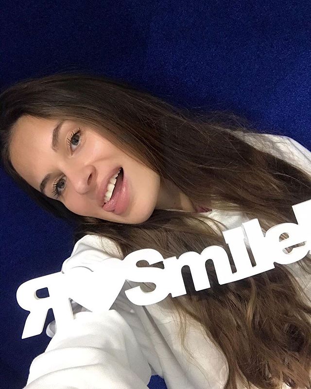 27 октября 2019 отзыв на отбеливание зубов от @dias_ya